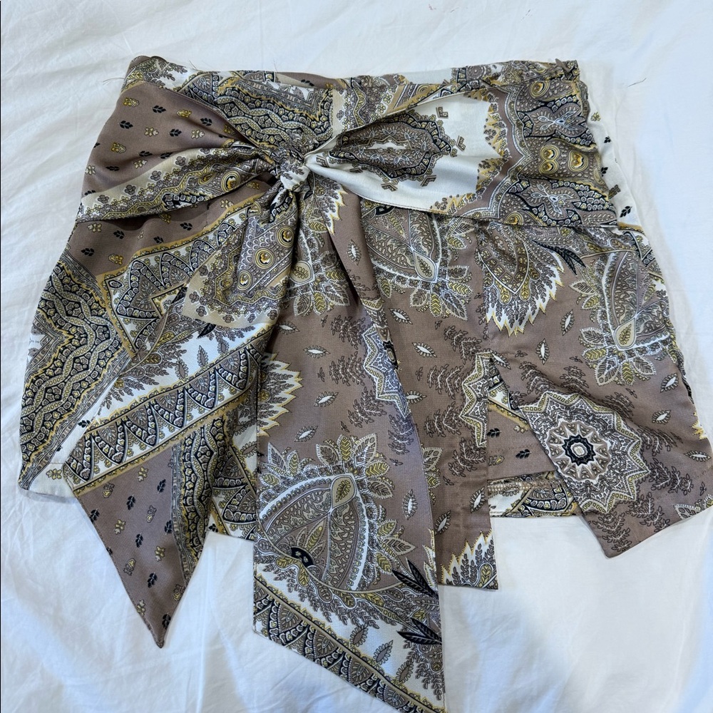 Tie skirt with short underneath